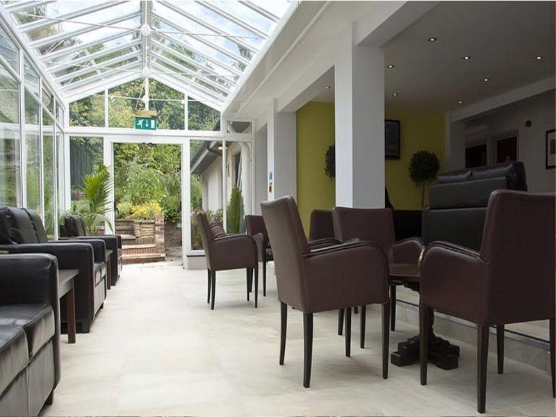 Regency Park Hotel, Health Club & Spa Thatcham Exterior photo