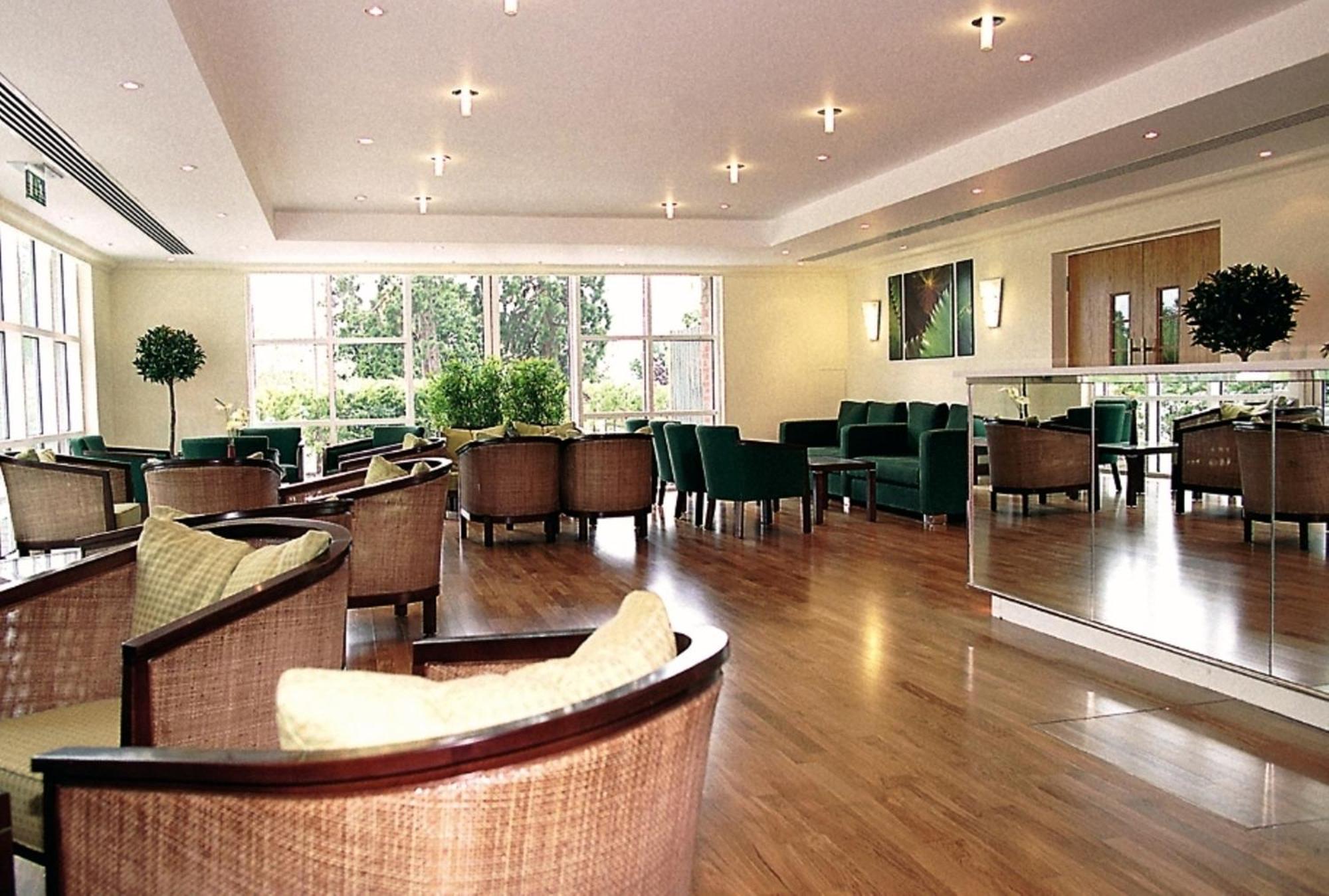 Regency Park Hotel, Health Club & Spa Thatcham Interior photo