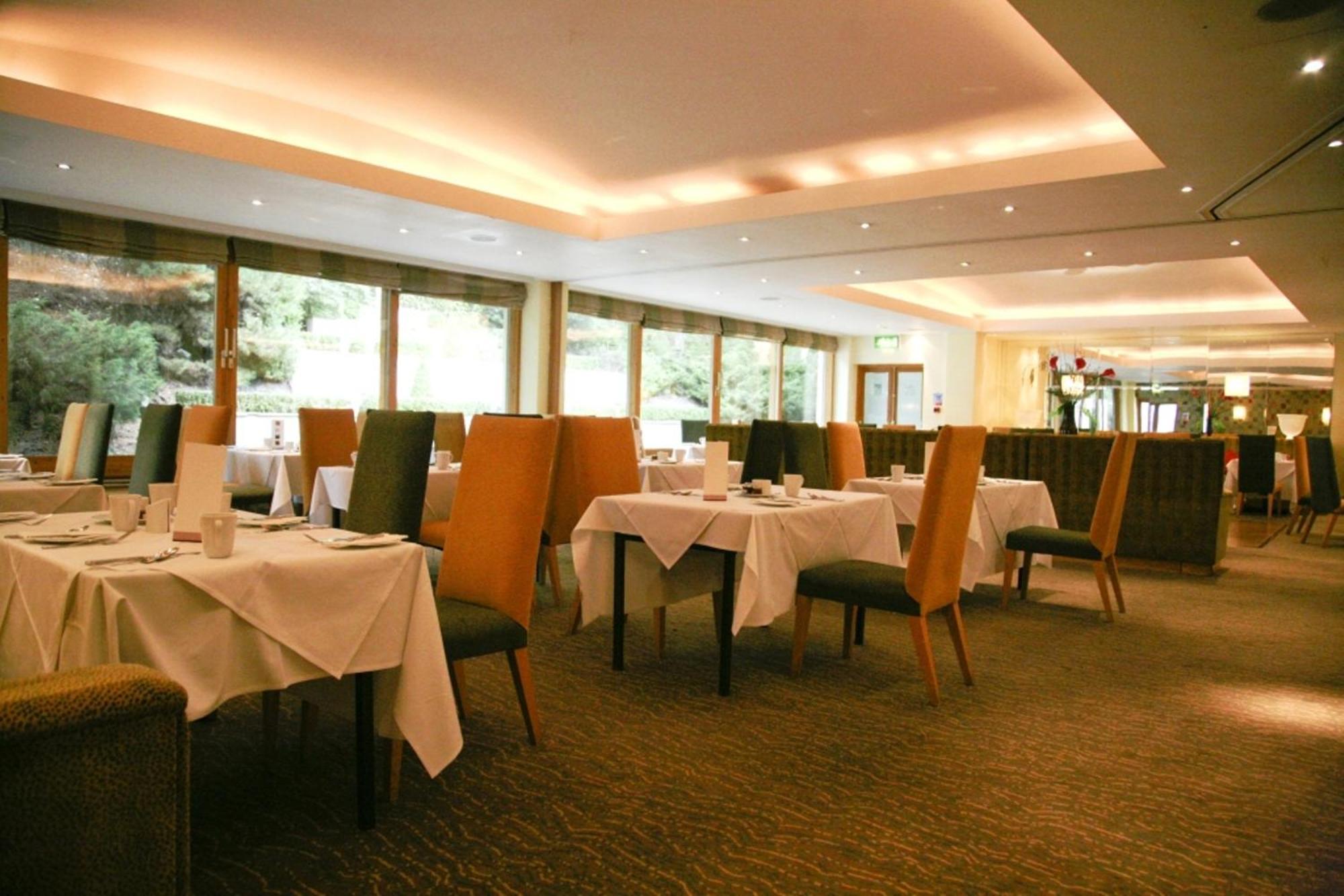 Regency Park Hotel, Health Club & Spa Thatcham Exterior photo