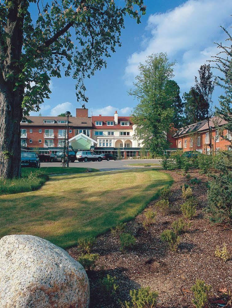 Regency Park Hotel, Health Club & Spa Thatcham Exterior photo